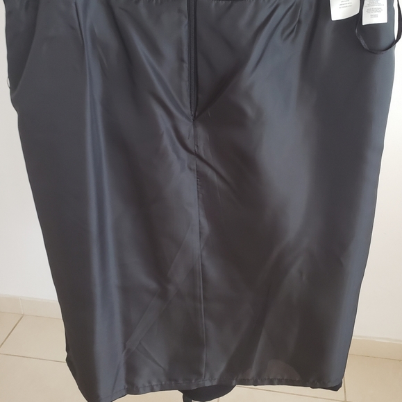 Jones Wear Black skirt - Picture 8 of 12